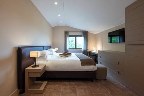 Wellness Suite King, Annex Building | Premium bedding, minibar, in-room safe, desk