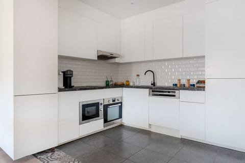 Design Apartment | Private kitchen | Cookware/dishes/utensils