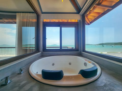 Premium Room, Sea View | Bathroom | Towels