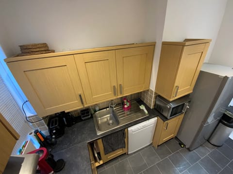 Apartment | Private kitchen | Fridge, microwave, oven, stovetop