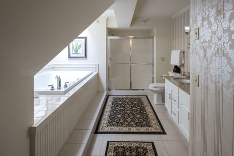 Stanford White | Bathroom | Separate tub and shower, jetted tub, hydromassage showerhead