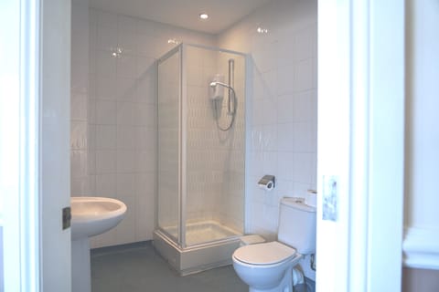 Double Room, Ensuite, Sea View | Bathroom