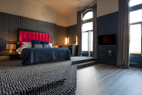 Grand Suite, 1 King Bed, Non Smoking, City View | Select Comfort beds, minibar, desk, laptop workspace