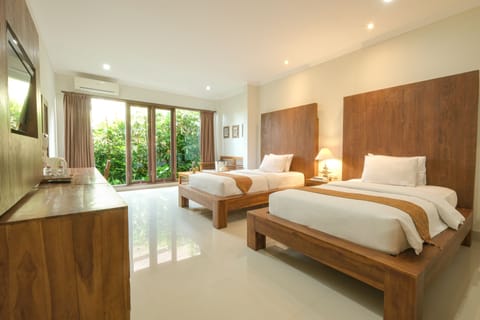 Premier Double or Twin Room, Garden View | 1 bedroom, premium bedding, minibar, in-room safe