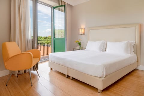 Suite, Terrace | Premium bedding, minibar, in-room safe, desk