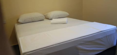 Deluxe Double Room, 1 Queen Bed | Desk, free WiFi, bed sheets