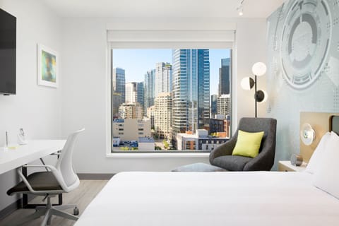 Downtown Skyline View, 1 King Bed - No Resort Fees | Premium bedding, pillowtop beds, in-room safe, desk