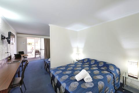 Twin Suite with Balcony  | Individually furnished, desk, blackout drapes, soundproofing