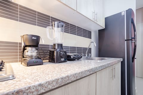 Executive Triple Room | Coffee and/or coffee maker