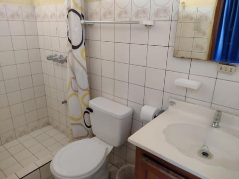 Standard Double Room | Bathroom | Shower, towels