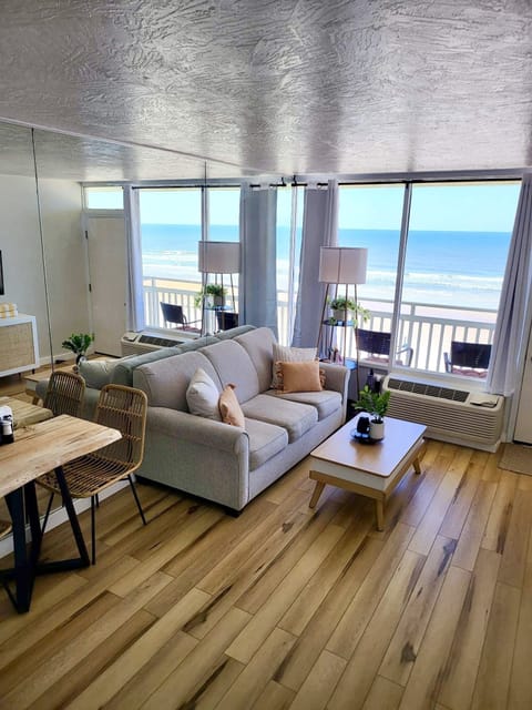 Studio, Ocean View, Beachfront (The Lookout) | Individually decorated, individually furnished, iron/ironing board, WiFi