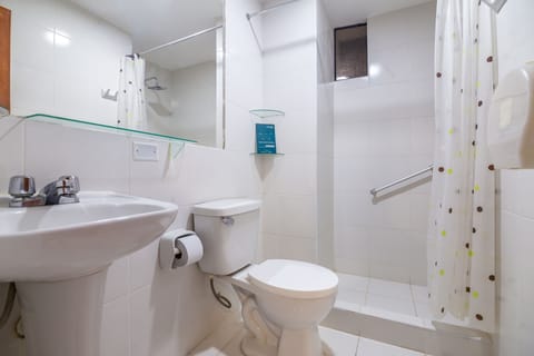 Superior Double Room | Bathroom | Shower, designer toiletries, towels, soap