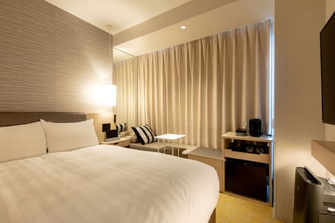 Standard Room No Smoking | In-room safe, blackout drapes, iron/ironing board, free WiFi