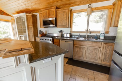 House, Accessible, Private Bathroom (Headland) | Interior