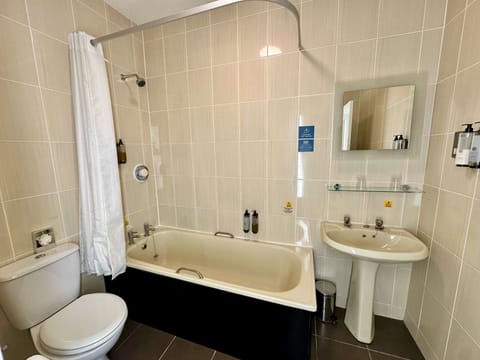 Executive Room, 1 King Bed, Non Smoking (Converts to 2 Twin Beds) | Room amenity