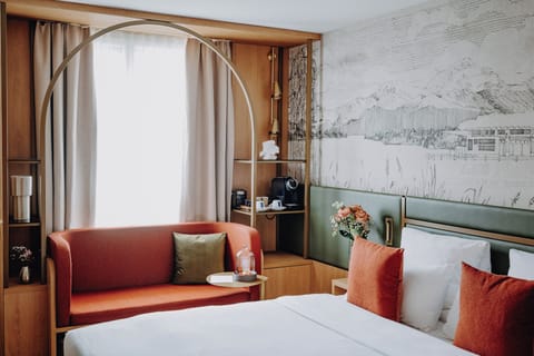 Premium bedding, in-room safe, blackout drapes, soundproofing