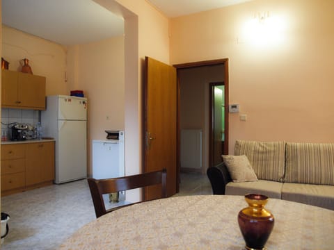 Apartment, 1 Bedroom, Accessible, Garden View | Interior