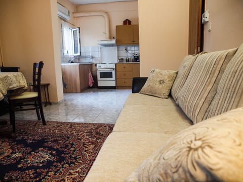 Apartment, 1 Bedroom, Accessible, Garden View | Interior