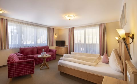 Deluxe Double Room, Balcony, Mountain View | Premium bedding, in-room safe, desk, blackout drapes