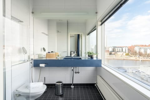 Standard Room, 2 Bedrooms | Bathroom | Shower, free toiletries, hair dryer, bidet