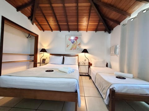 Standard Triple Room | Minibar, free WiFi, bed sheets