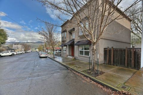 Duplex, Private Bathroom, Mountain View (230- Downstairs) | Exterior