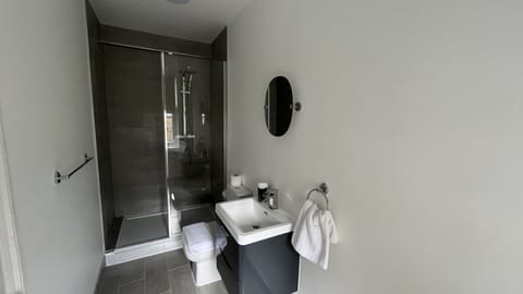 Superior Double Room | Bathroom