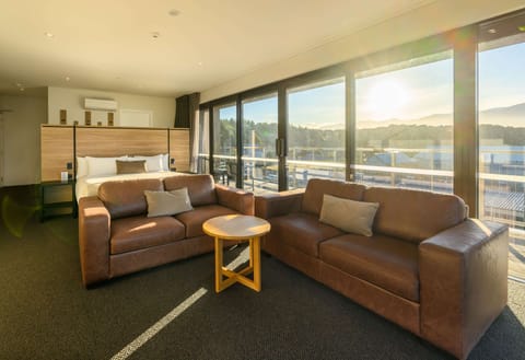 Ocean View Suite | In-room safe, soundproofing, iron/ironing board, free cribs/infant beds