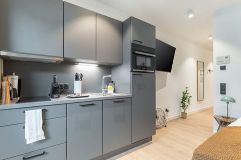 Single Suite with Terrace | Private kitchen | Fridge, stovetop, espresso maker, electric kettle