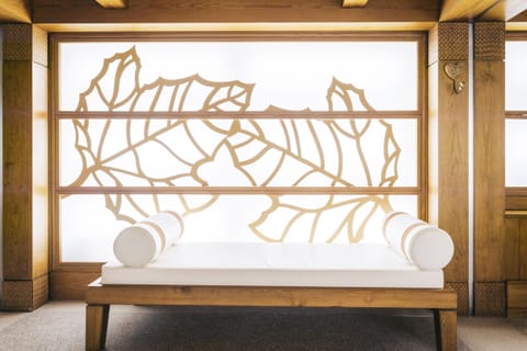 Sauna, steam room, massages