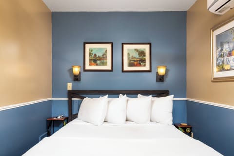 Standard Suite | Individually decorated, individually furnished, free WiFi, bed sheets