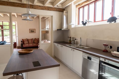 Comfort Cottage, Accessible, Ensuite (4*) | Shared kitchen