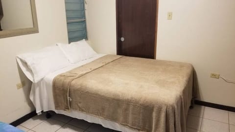 Family Apartment | Iron/ironing board, free WiFi, bed sheets