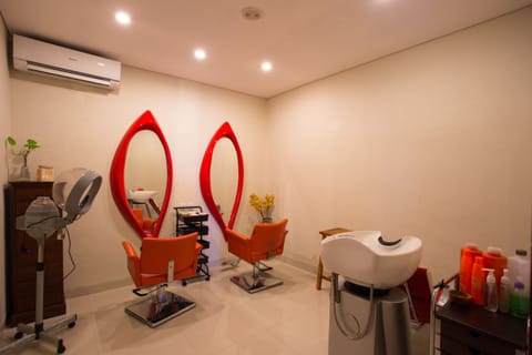 Couples treatment rooms, body treatments