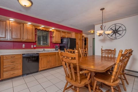 House, Multiple Beds, Hot Tub | Private kitchen | Fridge, microwave, oven, stovetop