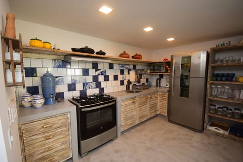 Casa Mar | Private kitchen | Fridge, microwave, oven, toaster