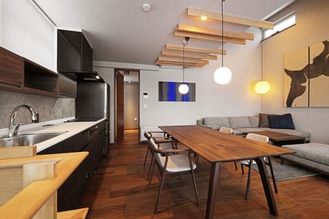 Apartment, 2 Bedrooms | In-room dining