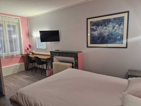 Standard Double Room | Desk, iron/ironing board, free WiFi, bed sheets