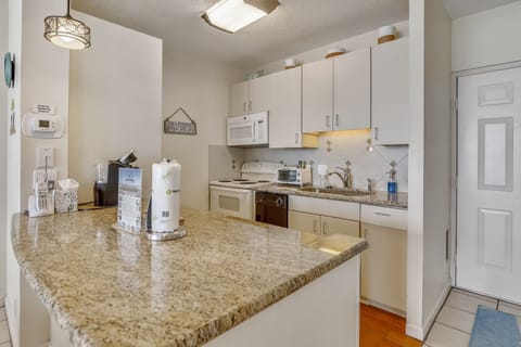 Condo, Multiple Beds, Ocean View | Private kitchen | Fridge, microwave, oven, stovetop