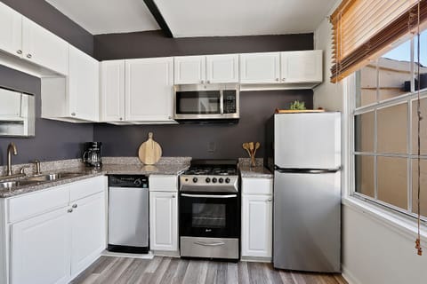 LaSalle #10 - Economy Studio Apartment, Courtyard Views | Private kitchen | Full-size fridge, microwave, stovetop, dishwasher