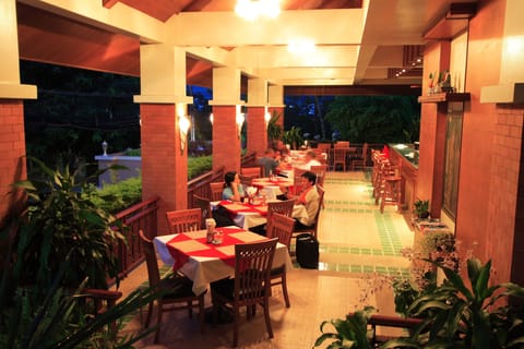 Breakfast, lunch, dinner served; Thai cuisine, alfresco dining 