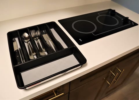 Fridge, microwave, stovetop, coffee/tea maker