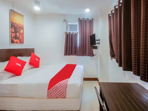 Standard Double Room | Desk, free WiFi, bed sheets