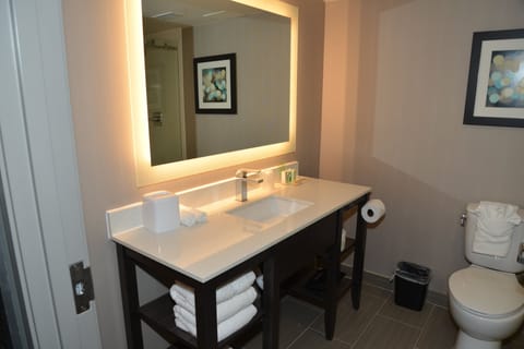 Standard Room, 2 Queen Beds | Bathroom | Combined shower/tub, free toiletries, hair dryer, towels