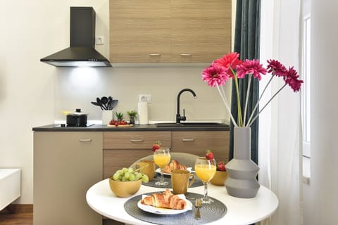 Apartment, 1 Bedroom (4) | Private kitchen | Mini-fridge, stovetop, espresso maker, coffee/tea maker