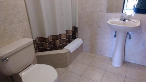 Standard Triple Room, 3 Twin Beds | Bathroom | Shower, towels