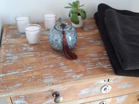 Comfort Double Room | Bathroom | Slippers