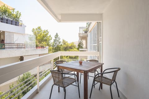 Basic Apartment | Terrace/patio