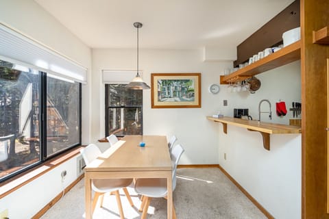 House, 2 Bedrooms | Dining