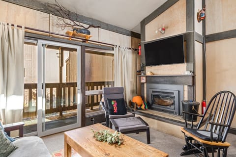 Condo, 2 Bedrooms | Living area | Smart TV